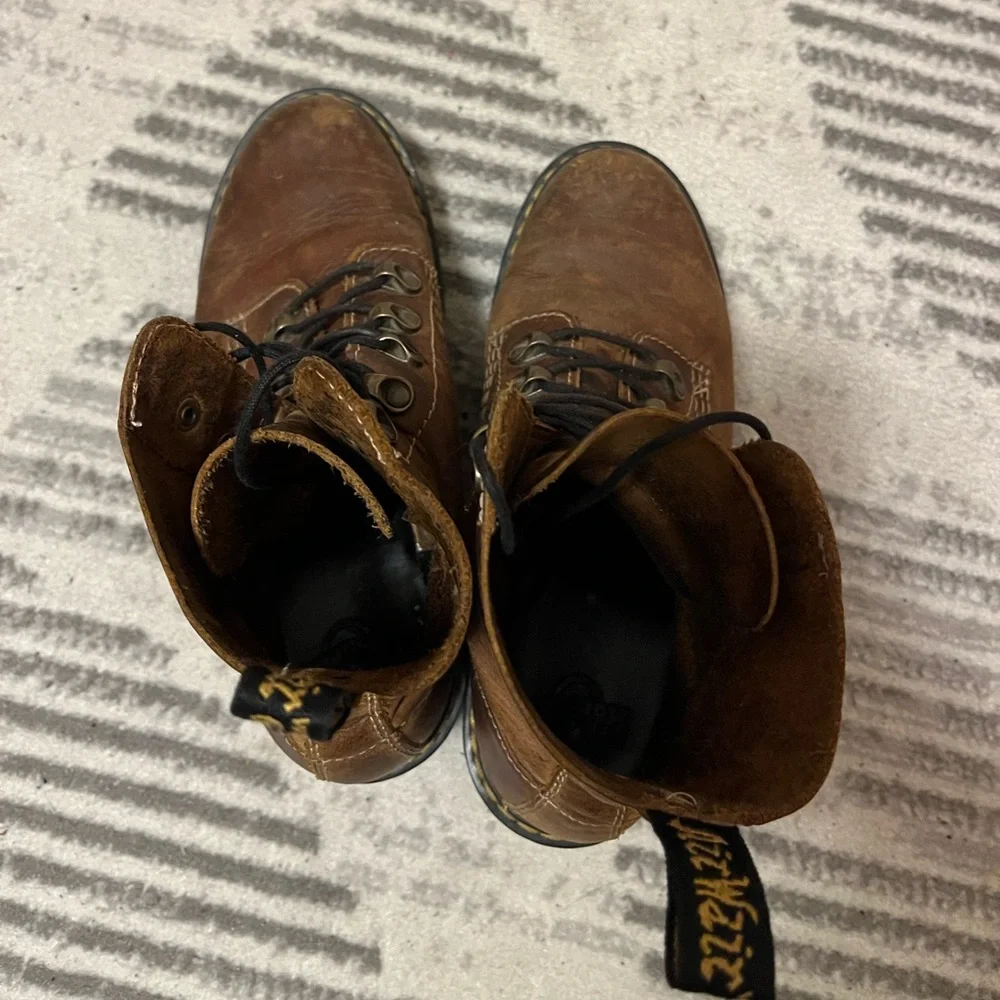 Dr. Martens Leona in Brown - Picture 3 of 6